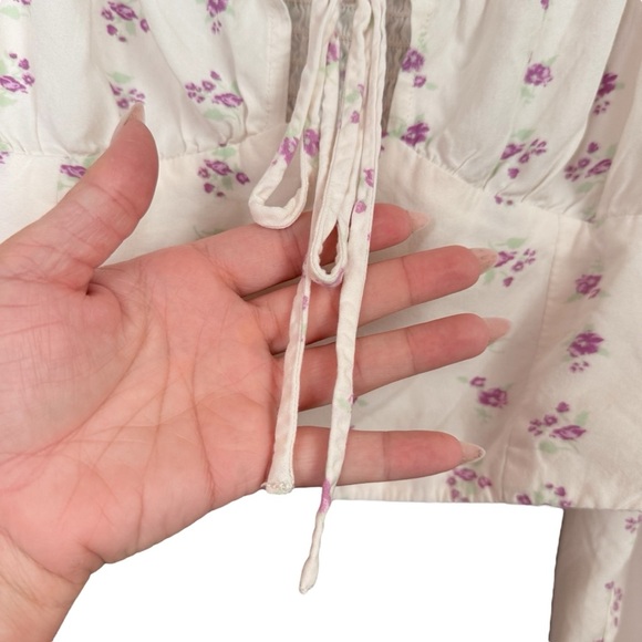 Floral Cream Top with Lavender Accents - Picture 6 of 9